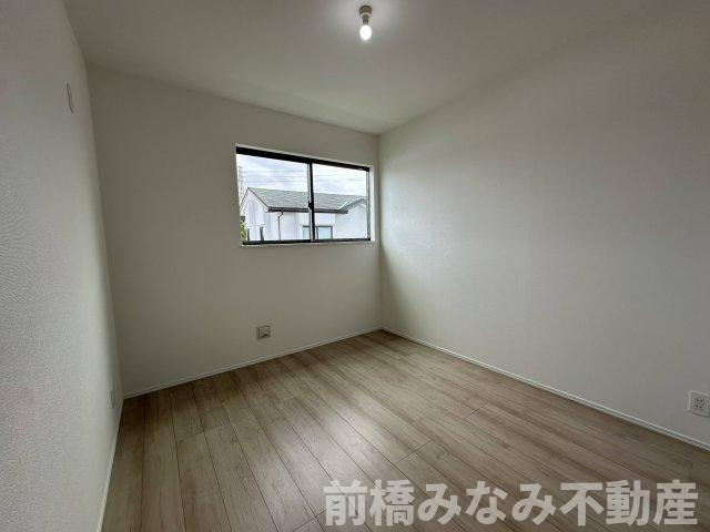 【新築】高崎市倉賀野町　１号棟(全２棟)　ハートフルタウン　新築建売分譲の洋室|コンパクトで使いやすい洋室です