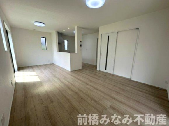 【新築】高崎市倉賀野町　１号棟(全２棟)　ハートフルタウン　新築建売分譲の居間・リビング|居間です