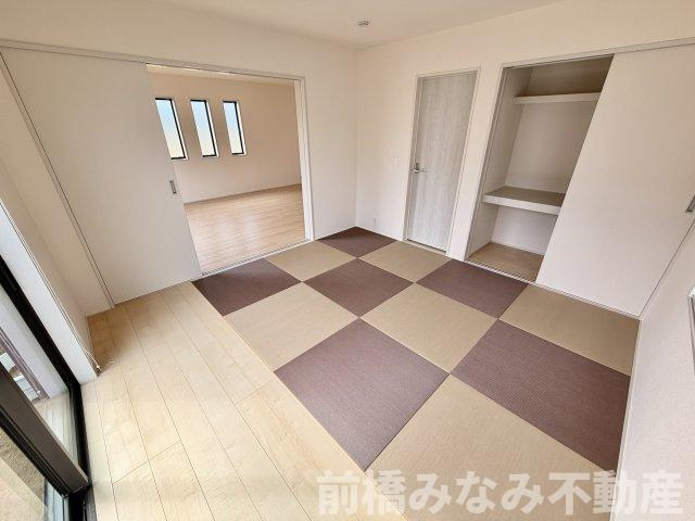 【新築】前橋市小屋原町第１　限定１棟　リーブルガーデン　新築建売の和室|明るい和室です