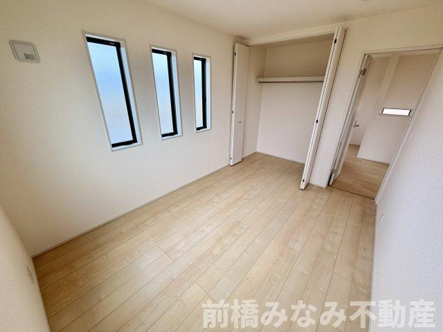 【新築】前橋市小屋原町第１　限定１棟　リーブルガーデン　新築建売の洋室|落ち着いた色調の洋室です