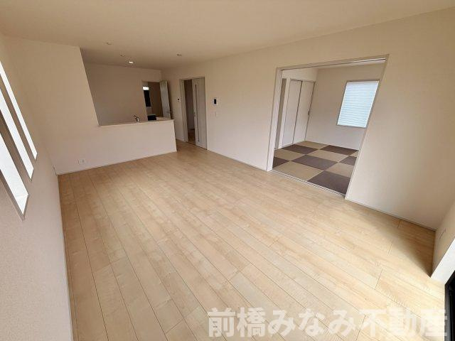 【新築】前橋市小屋原町第１　限定１棟　リーブルガーデン　新築建売の居間・リビング|リビングです