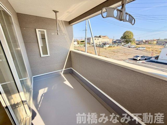 【新築】前橋市北代田町第10-1期　９号棟(全３棟)　クレイドルガーデン　新築建売分譲のバルコニー|暖かな日差しのふりそそぐバルコニー