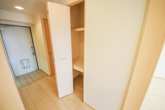 西舞子壱番館の収納|廊下収納