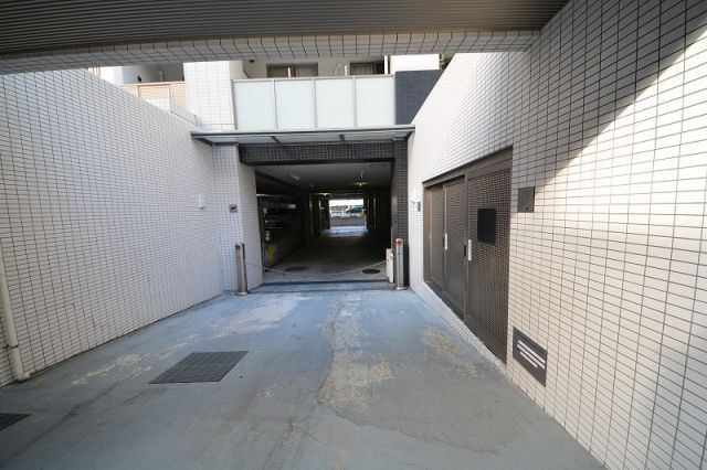 プライムアーバン堺筋本町の駐車場|プライムアーバン堺筋本町　駐車場完備