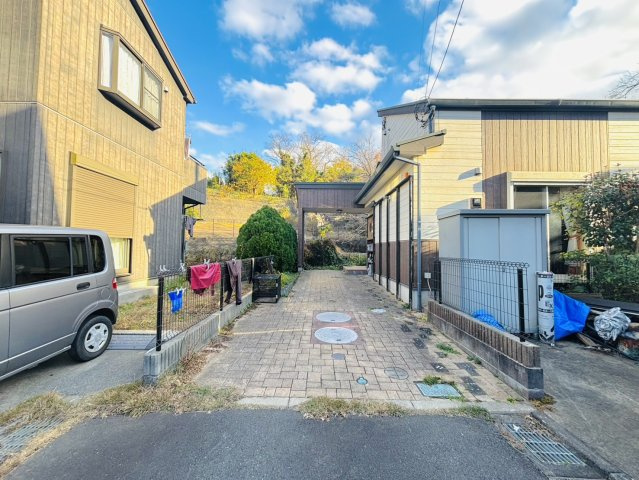 茅ヶ崎市芹沢　中古戸建の駐車場
