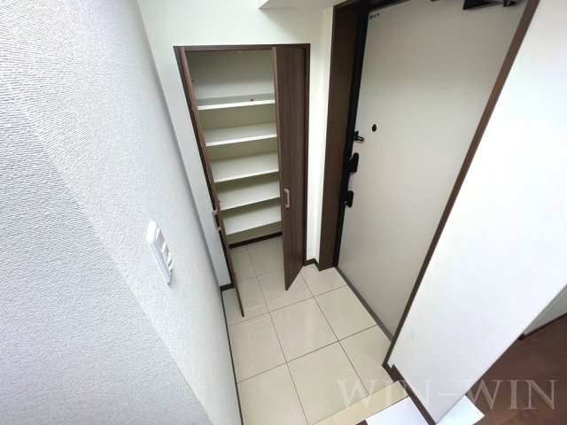 ペコラ広小路の玄関
