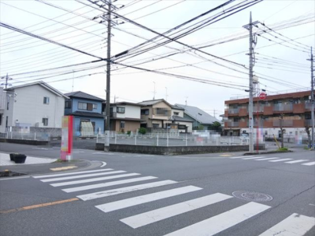 【前面道路含む現地写真】 | 熊谷市万平町　7100万　土地