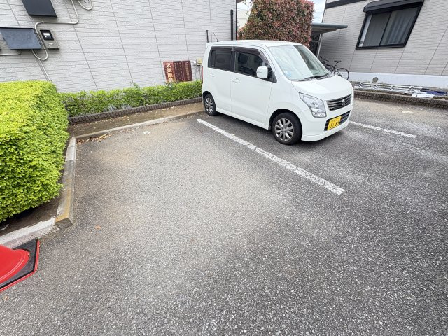 アルカディアHの駐車場