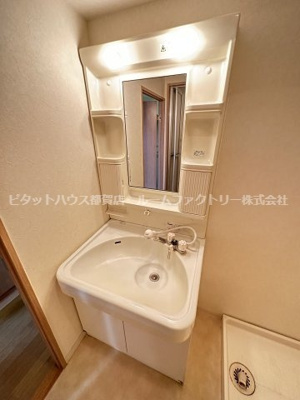 【独立洗面台】 | タイガーズガーデン美しが丘 | ※同物件、同タイプ、間取り反転のお部屋です