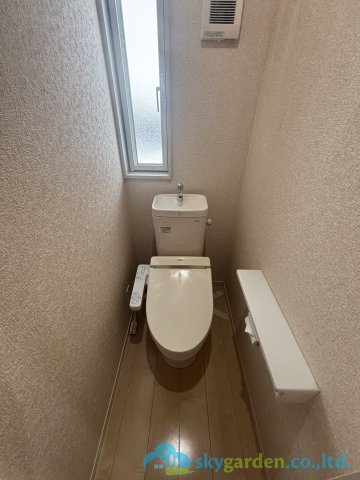 平塚市田村6丁目　中古戸建のトイレ