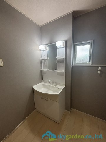 平塚市田村6丁目　中古戸建の独立洗面台