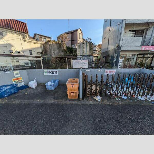 ゴミ捨て場