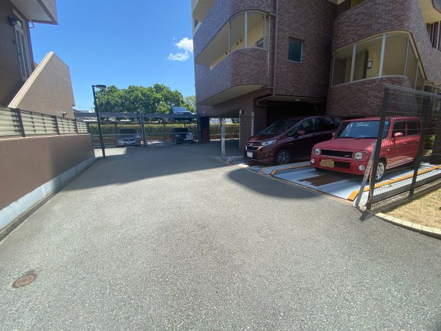 リベール姫路パークアベニューの駐車場