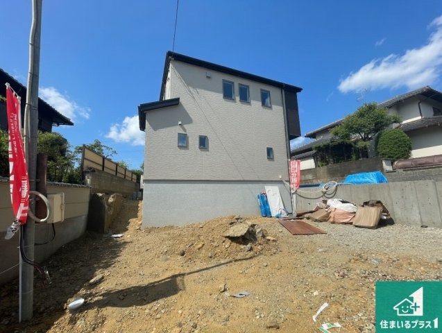 川西市水明台　第1期　新築一戸建ての外観|周辺は落ち着いた街並みの住宅地！子育てがしやすい住環境です！まだ未完成ですが、現地でしかわからない事もございます。是非一度ご覧ください。