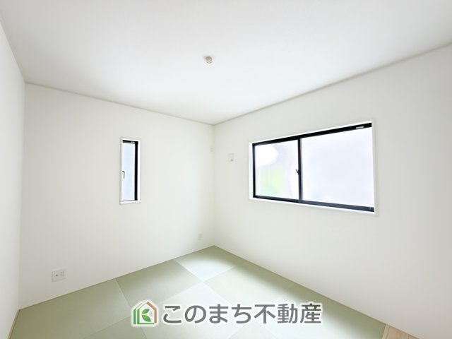 CRADLEGARDEN宇都宮市今宮第4の和室|お子様のお昼寝にも便利な和室です。大きな窓から暖かな日差しが差し込みます♪