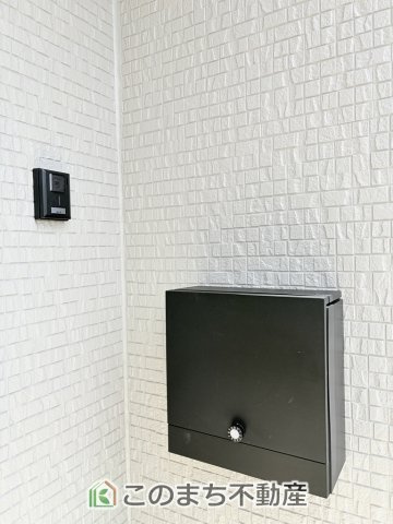 CRADLEGARDEN宇都宮市今宮第4の設備|留守時の配達物は宅配ボックスで受け取ることができて便利です♪
