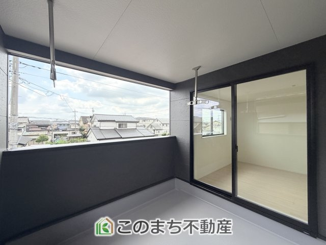 CRADLEGARDEN宇都宮市今宮第4のバルコニー|南向きの大型バルコニーは陽当り良好で、たっぷりのお洗濯物もよく乾きます！
さらにインナーバルコニーなので雨の日でも安心してお出かけできますね♪