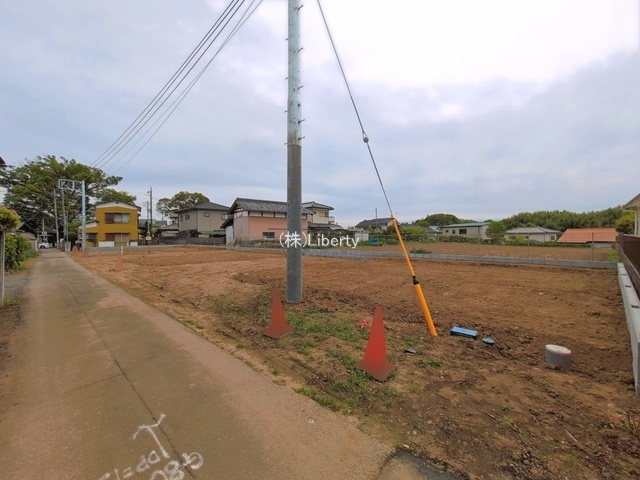 土浦市真鍋5丁目　新築戸建　A号棟の前面道路含む現地写真