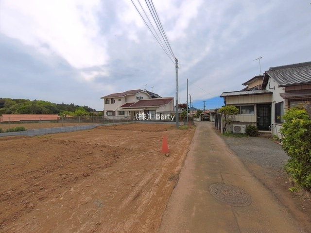 土浦市真鍋5丁目　新築戸建　A号棟の前面道路含む現地写真