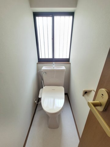 和歌山市三葛・中古戸建・80416のトイレ