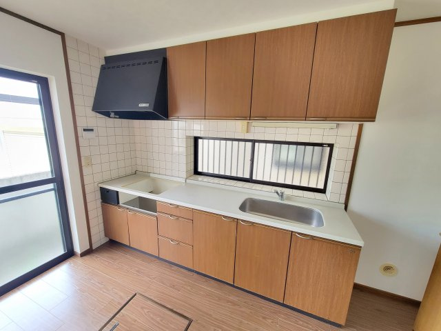 和歌山市三葛・中古戸建・80416のキッチン