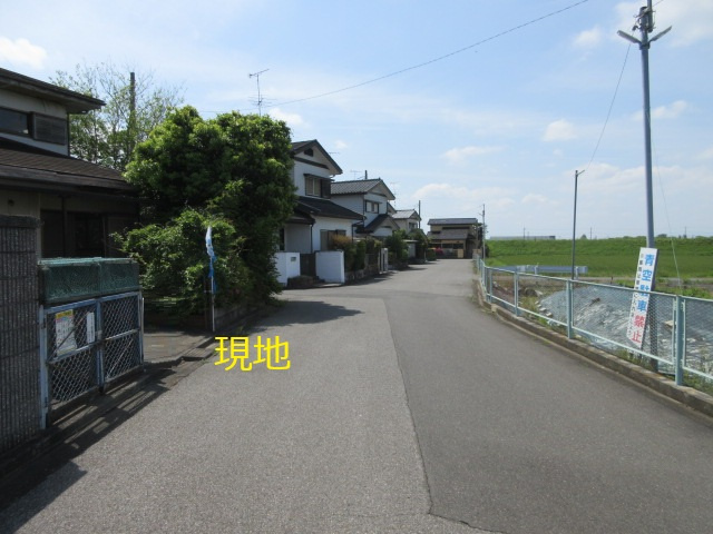 中古戸建　熊谷市江波522-32（リフォーム住宅）の前面道路含む現地写真