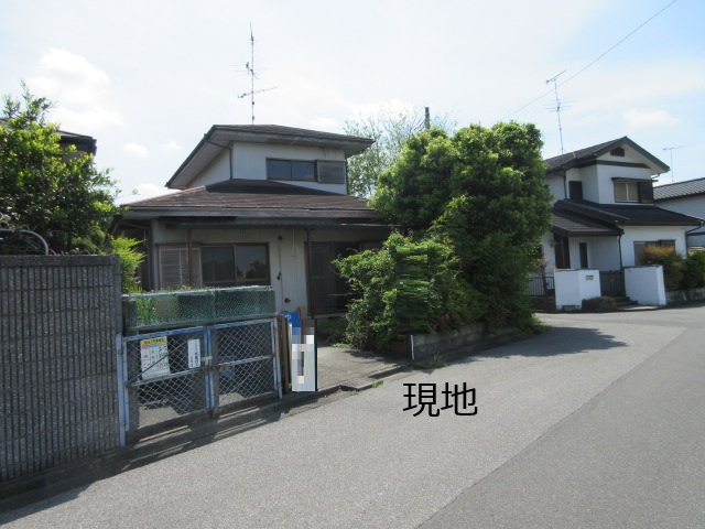 中古戸建　熊谷市江波522-32（リフォーム住宅）の前面道路含む現地写真