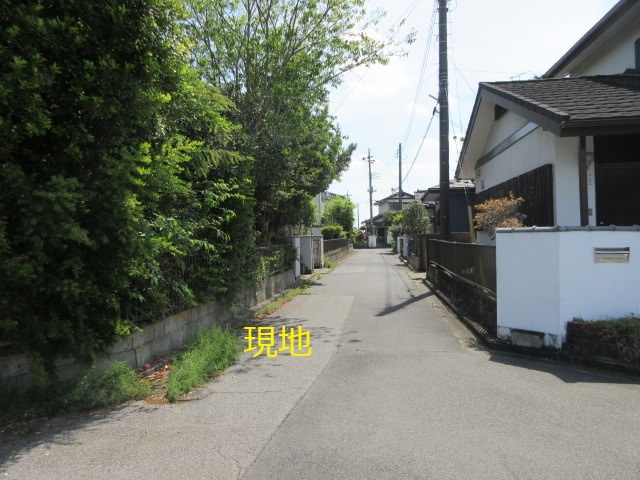 中古戸建　熊谷市江波522-32（リフォーム住宅）の前面道路含む現地写真