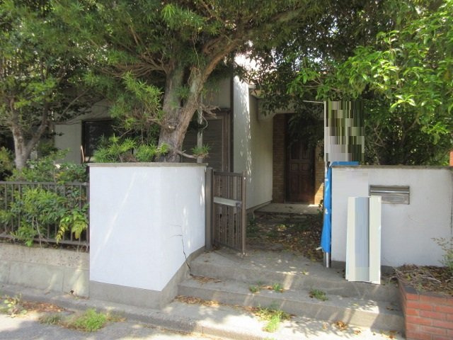 中古戸建　熊谷市江波522-32（リフォーム住宅）の前面道路含む現地写真