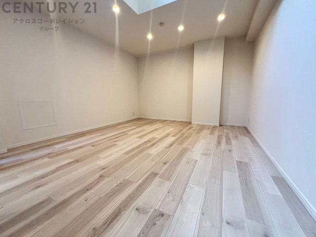 子供部屋…創造性や成長を促す遊びの空間を提供。学習や趣味に集中できる環境を整えます。個別のプライベートスペースは自己表現と自立心を育み、心地よい睡眠環境を整えリラックスできる場所を提供。