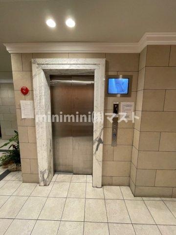 イグレック南本町のエントランス