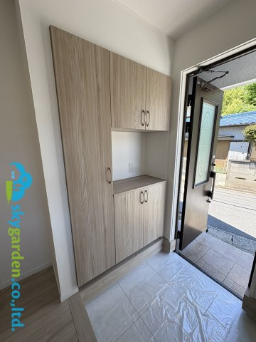 茅ヶ崎市菱沼一丁目　中古戸建の玄関|シューズボックス