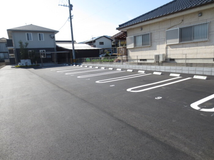 【駐車場】