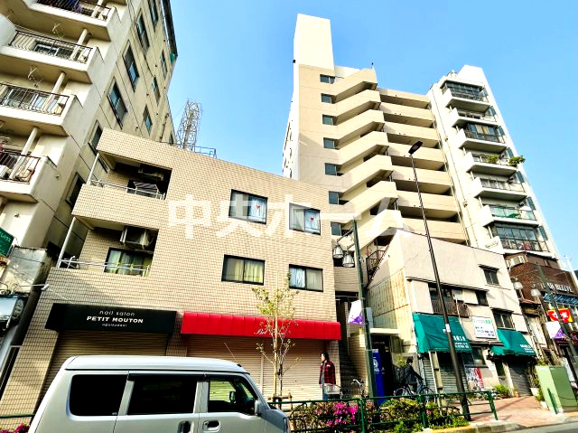 ラミアール鶯谷駅前