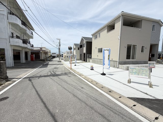 宜野湾市上原　第1（全4棟）ラスト6号棟の前面道路含む現地写真|※南西側公道5.5m♪