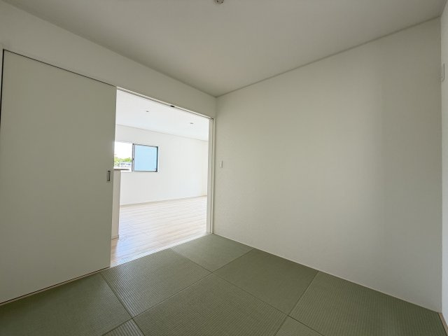 宜野湾市上原　第1（全4棟）ラスト6号棟の和室|6号棟　和室4.5帖＋収納付き♪