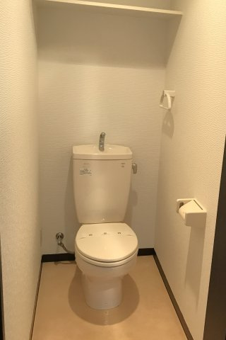 QM壱番館【キャッシュバック対象物件】のトイレ|シンプルで使いやすいトイレです