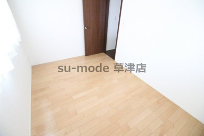 【洋室】 | 渋川2丁目戸建 | コンパクトで使いやすい洋室です