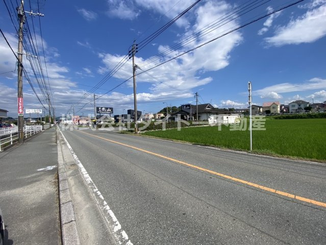 福岡県飯塚市菰田東 ２丁目412番5の前面道路含む現地写真