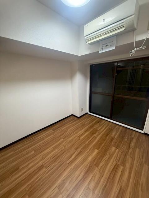 ※写真は別の部屋のものです。