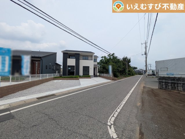 Livele Garden.S　大泉第14寄木戸の前面道路含む現地写真|充分な広さの前面道路
間口が広くお車の出し入れも問題なく行えるスペースが確保されています♪