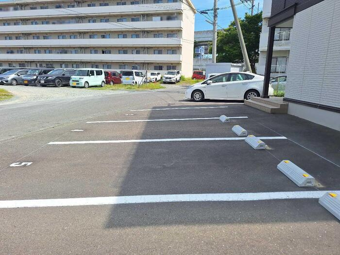 アーバンハイツの駐車場