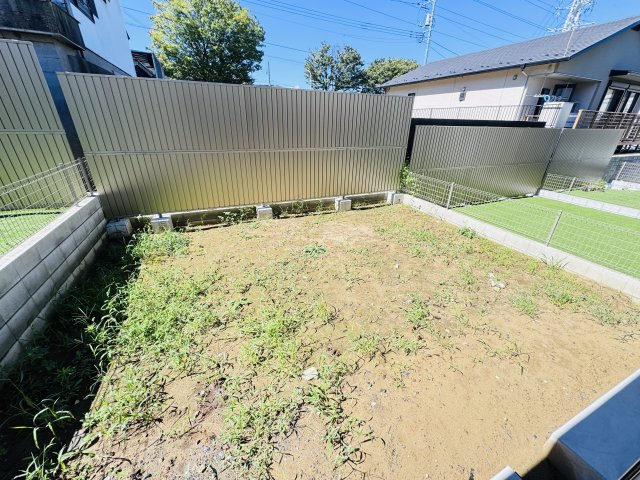 松戸市小金原5丁目新築戸建【貝の花小学校:8分】の庭|南西側庭スペース
