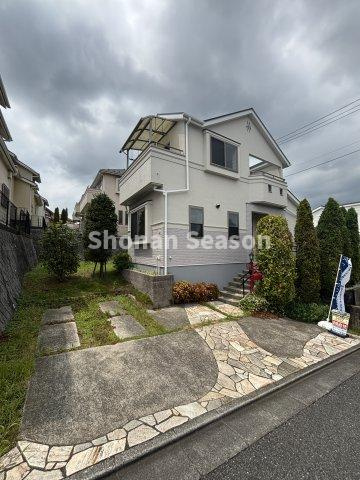【外観】 | 足元ぽっかぽか！LD「床暖房」を備えた4LDKハイクオリティ住宅◎
より良い眺望が望める、高台立地の新規リフォーム住宅（R8.6月中旬）です♪
ぜひご内見下さい。