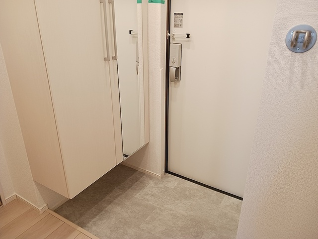 メゾンSGの玄関