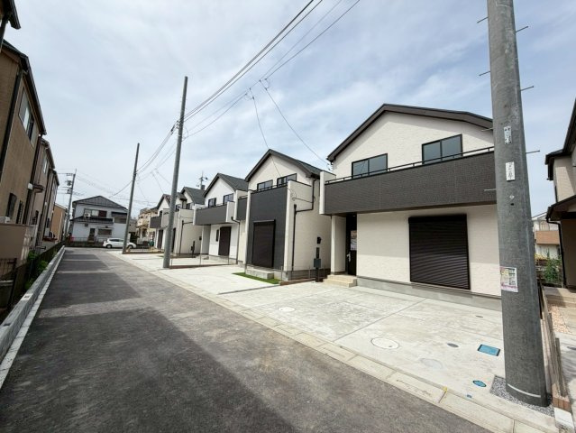 【E号棟】越谷市下間久里新築戸建ての前面道路含む現地写真