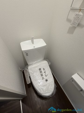 伊勢原市上粕屋第2期　新築戸建　全2棟1号棟のトイレ