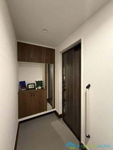 伊勢原市上粕屋第2期　新築戸建　全2棟1号棟の玄関