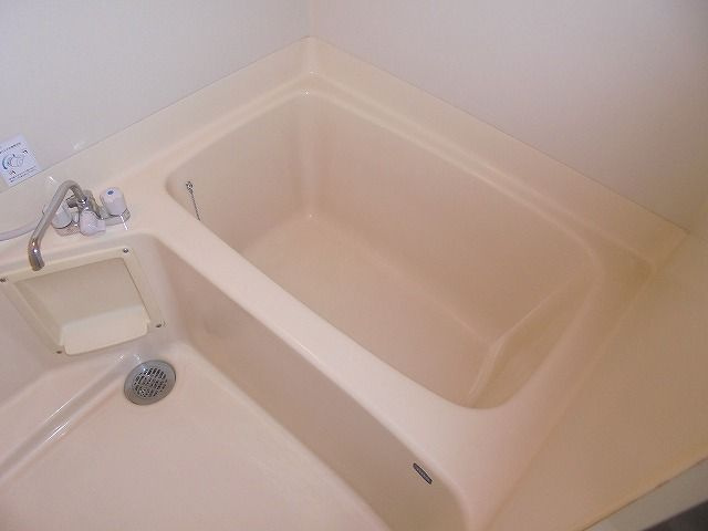コーポハリマヤⅠの浴室|きれいなお風呂です