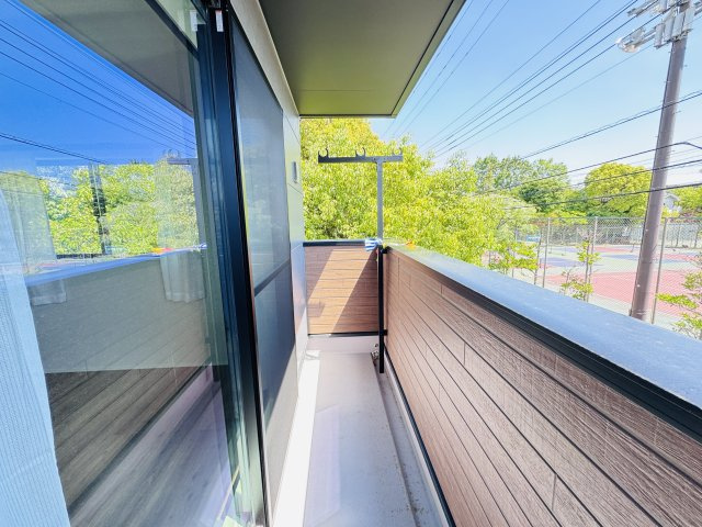 松戸市上矢切新築戸建のバルコニー|リビング前・南西向きバルコニー